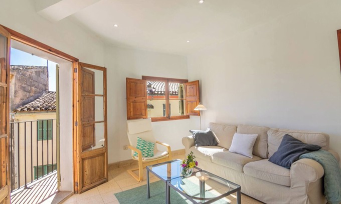 Campanet Apartment | Apartment 'Maca Sol' with Private Terrace, Wi-Fi and Air Conditioning