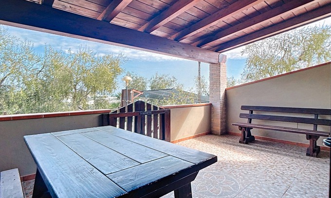Chiesiola Apartment | Apartment 'Mapa - Carrubo' with Sea View, Wi-Fi and Air Conditioning