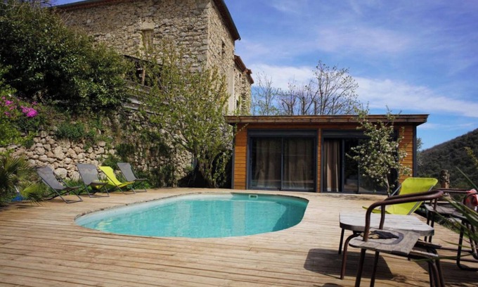 Valleraugue Apartment | Apartment 'Mas La Rainette Chez Raphael' with Mountain View, Shared Pool and Wi-Fi