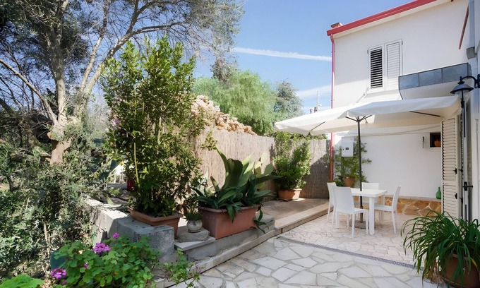 Otranto Apartment | Apartment 'Monolocale' with Lake View, Wi-Fi and Air Conditioning