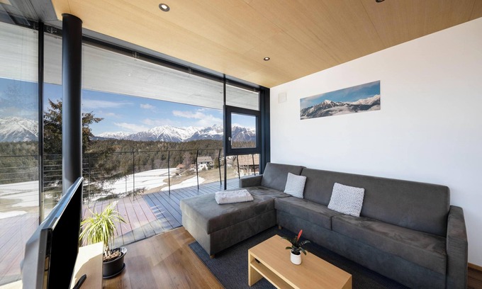 Avelengo Apartment | Apartment 'Mut Residenze Moritz' Close to Merano with Mountain View and Wi-Fi