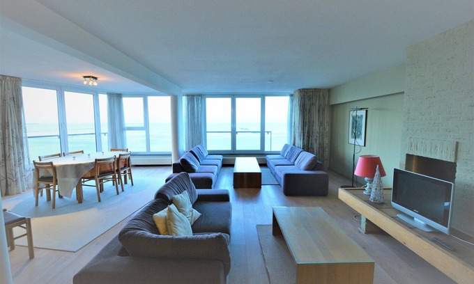 Albertstrand Apartment | Apartment near Sailing Club with Sea Views