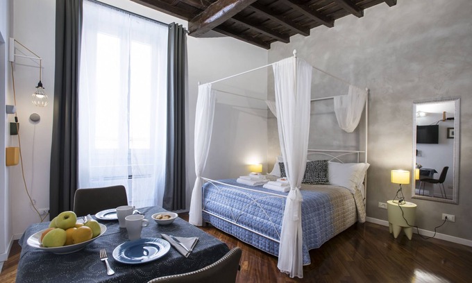 Rione III Colonna Apartment | Apartment near Trevi Fountain