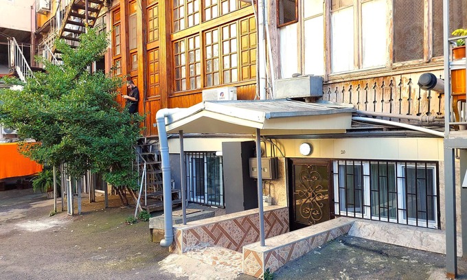 Sololaki Apartment | Apartment of Pirosmani