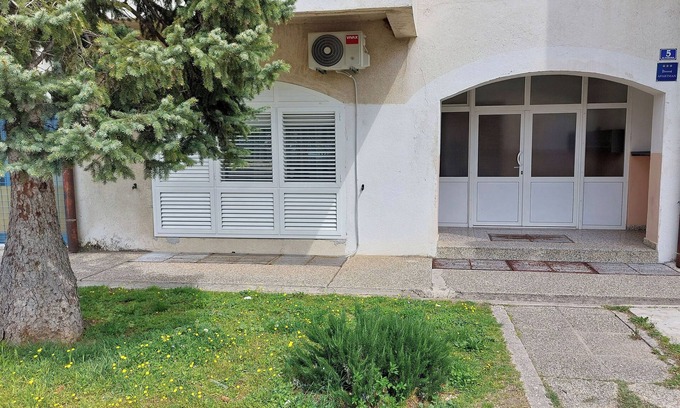 Cove Parja Apartment | Apartment Oliva (91891-A1) - Knin