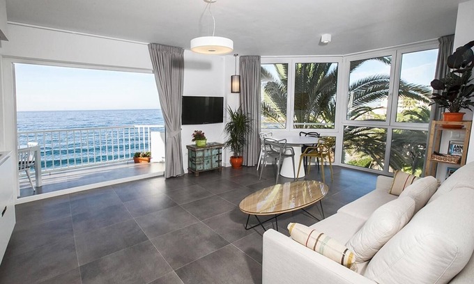 Nerja City Centre Apartment | Apartment on the Beach with Sea Views, Balcony, Shared Pool & WiFi