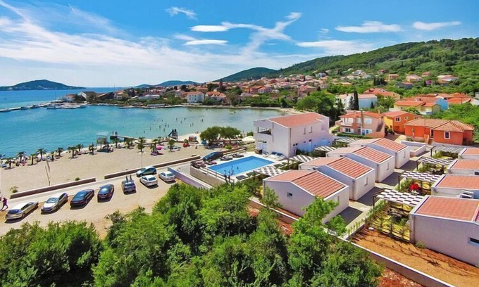 Preko Apartment | Apartment on Ugljan Island by Sandy Beach
