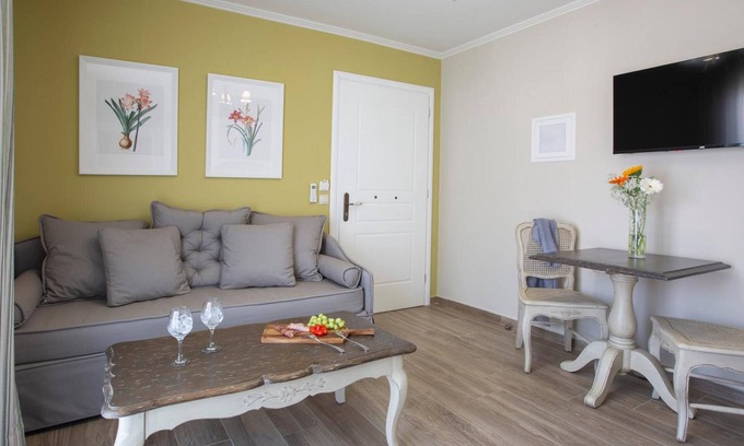 Nidri Apartment | Apartment 'One-Bedroom Suite A' with Balcony and Air Conditioning