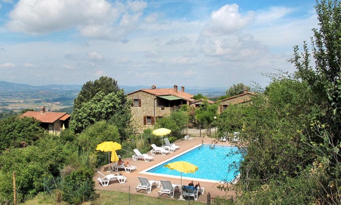 Paciano Apartment | Apartment Paradiso Selvaggio-1 by Interhome