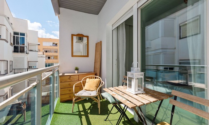 Torremolinos City Centre Apartment | Apartment 'Plata Centro' with Private Terrace and Air Conditioning