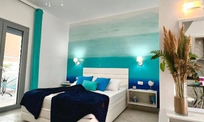 Vlachata Apartment | Apartment 'Poseidon Studio 4' with Sea View, Wi-Fi and Air Conditioning