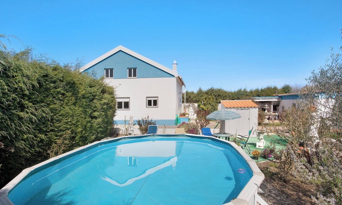 Famalicao Apartment | Apartment 'Quinta Das Andorinhas - Nazaré' with Mountain View, Private Pool and Wi-Fi
