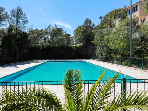 Boulouris-sur-Mer Apartment | Apartment Résidence Les Jardins d'Azur-5 by Interhome