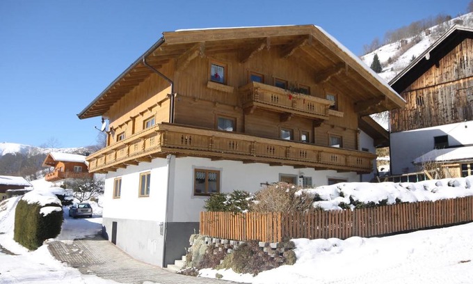 Zell am See Apartment | Apartment Ratgebgut by Interhome