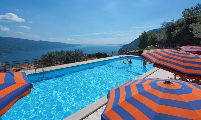 Morele Apartment | Apartment Residence La Rotonda (TGL163) in Tignale - 6 persons, 3 bedrooms