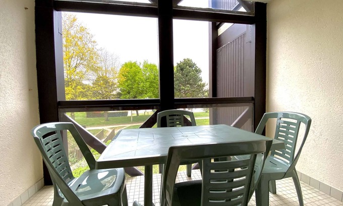 Arzon Apartment | Apartment residence with swimming pool and balcony