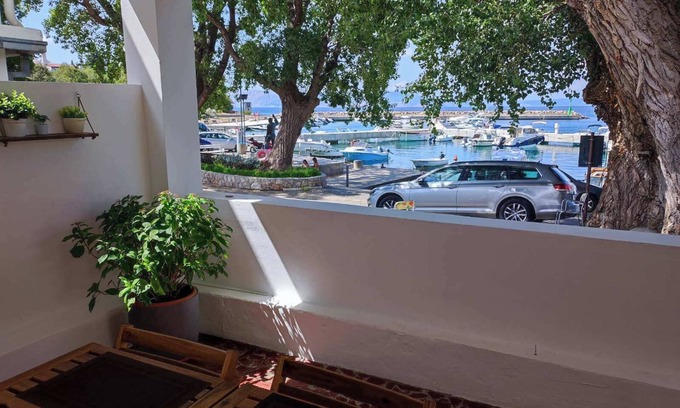 Klenovica Apartment | Apartment Riva in Klenovica - just few steps from the sean