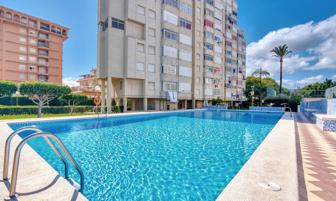 Grau i Platja Apartment | Apartment 'Roma' with Shared Pool, Wi-Fi and Air Conditioning