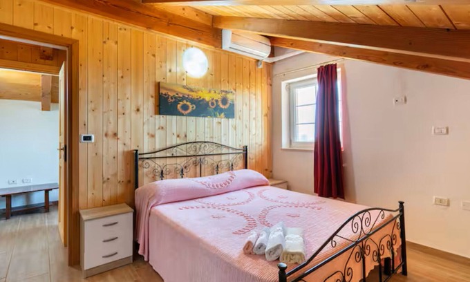 Brindisi Apartment | Apartment 'Rosa Dei Venti' with Shared Pool, Wi-Fi and Air Conditioning