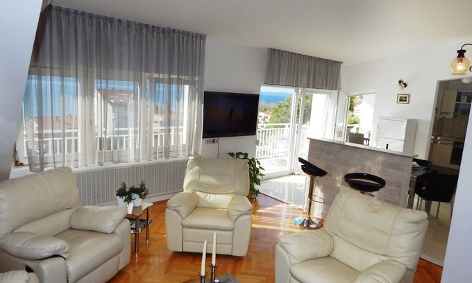 Duce Apartment | Apartment Rosemary with three bedrooms and sea view