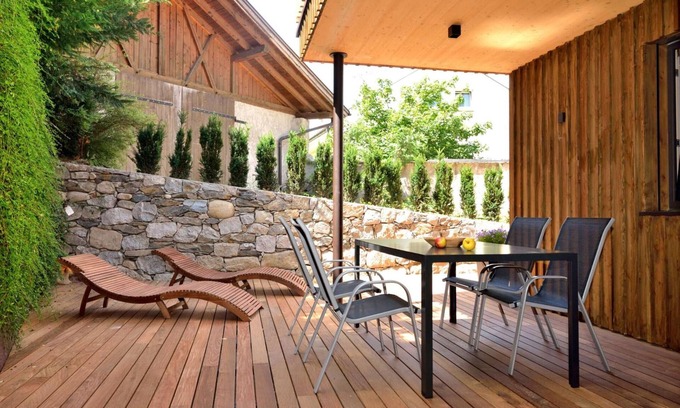 Bressanone Apartment | Apartment 'Rumlhof Chalet Sarnfeld Deluxe' with Mountain View, Shared Pool and Wi-Fi