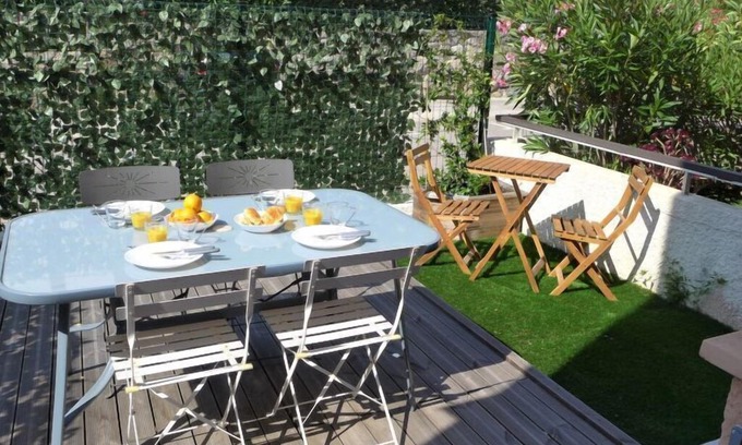 Cavalaire-sur-Mer Apartment | Apartment Sémaphore in Cavalaire - 3 persons, 1 bedrooms