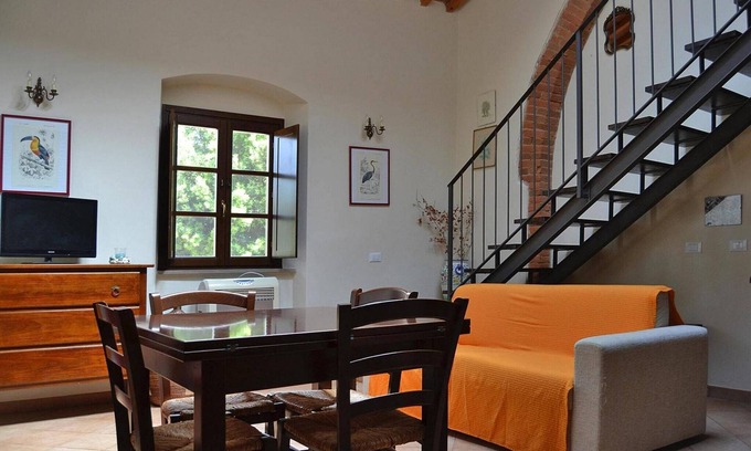 Casalappi Apartment | Apartment Stay in Campiglia Town