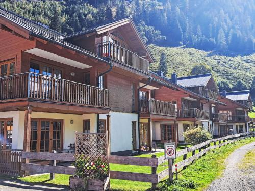 Rauris Apartment | Apartment Schönblick Mountain Resort & Spa-1 by Interhome