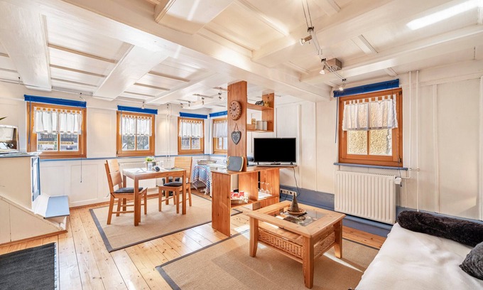 Balingen House | Apartment 'Schuler-Haus' with Shared Terrace close to Burg Hohenzollern