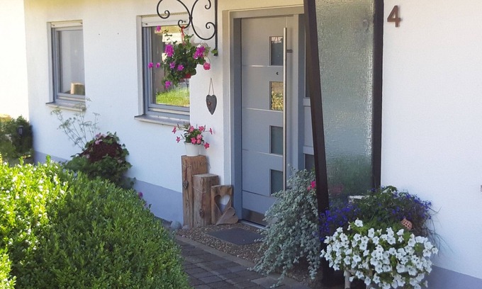 Gomadingen Apartment | Apartment 'Schwäbische Alb' with Shared Terrace, Wi-Fi and Air Conditioning