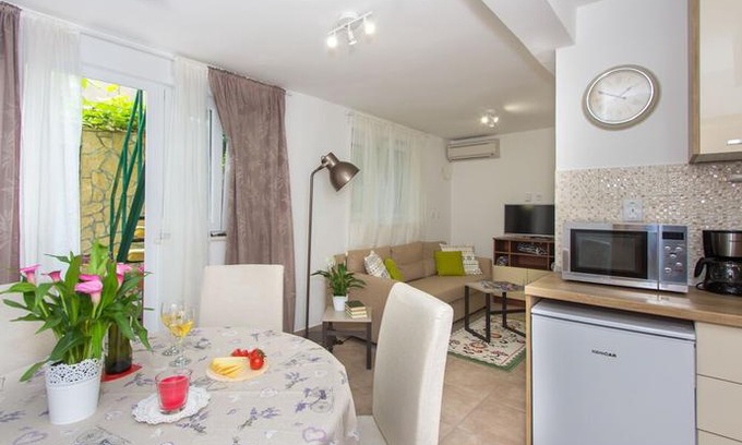 Split Apartment | Apartment Shiny Love