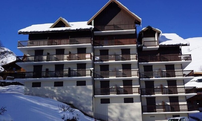 Saint-Sorlin-d'Arves Apartment | Apartment sleeps 4 quiet resort Saint Sorlin d'Arves
