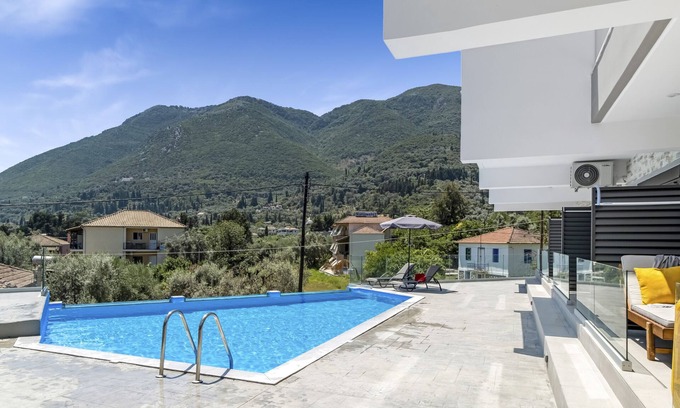 Nikiana Apartment | Apartment 'Sofia' with Sea View, Wi-Fi and Air Conditioning