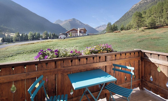 Livigno Apartment | Apartment 'Sole Chalet Martina' with Mountain View, Garden & Wi-Fi