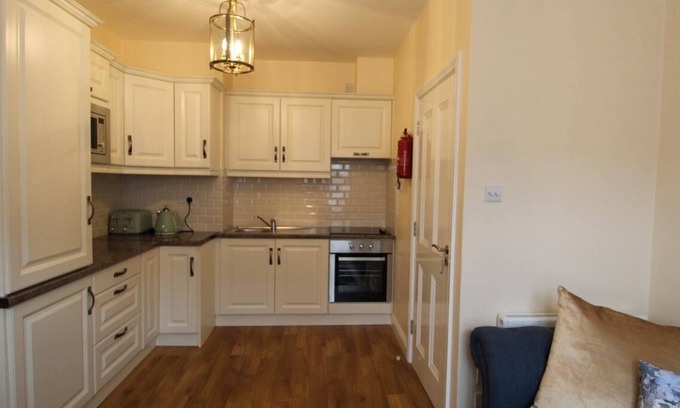 Kinsale Apartment | Apartment-Standard-Private Bathroom-Ref A