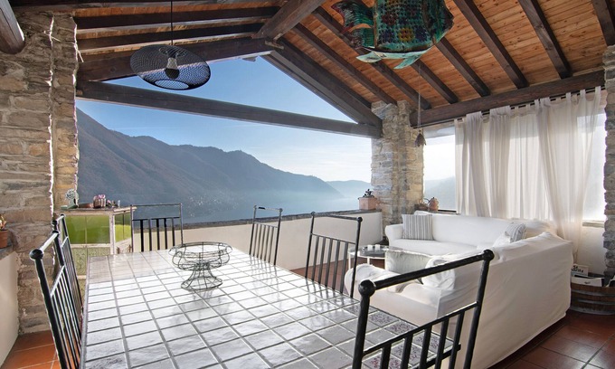 Moltrasio Apartment | Apartment "Stone house and dependance 7 pers" with Lake View & Wi-Fi