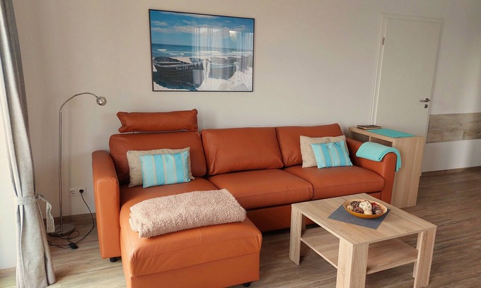 Borkum Apartment | Apartment 'Strandflieder' with Wi-Fi