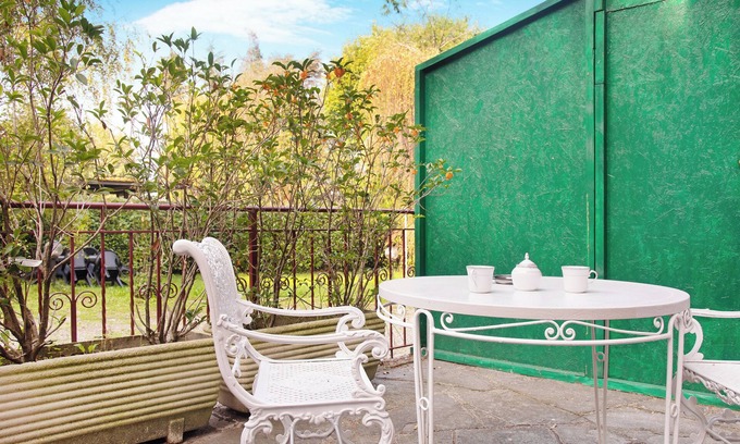 Capolago Apartment | Apartment 'Suite In Villa Con Parco' with Mountain View, Wi-Fi and Air Conditioning