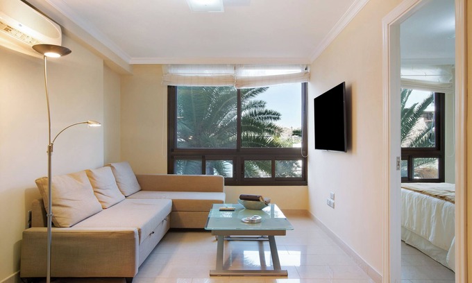 Patalavaca Apartment | Apartment "Summer Dream and Beach" with Sea View & Wi-Fi