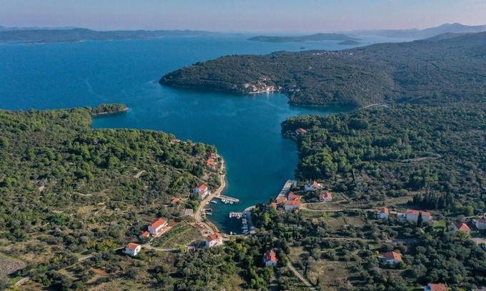 Brbinj Apartment | Apartment Tara - 70 m from beach: SA3 plavi(2) - Brbinj, Island Dugi otok, Croatia