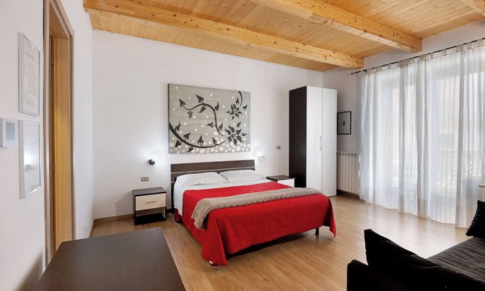 San Lazzaro House | Apartment 'The Main Street Camera Standard' with Mountain View and Wi-Fi