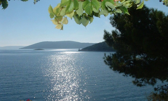 Vinisce Apartment | Apartment Tonka - 10 m from beach A1(2) - Vinisce, Riviera Trogir, Croatia