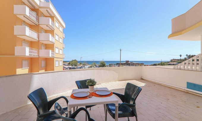 Armacao de Pera Apartment | Apartment Torre Sol 107 - Vista Mar on the Beach with Garden & Balcony