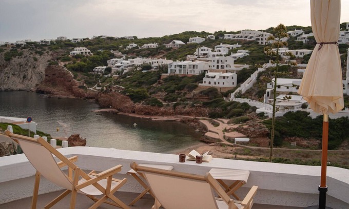 Ciutadella de Menorca Apartment | Apartment 'Unique Seafront Property' with Sea View, Wi-Fi and Air Conditioning