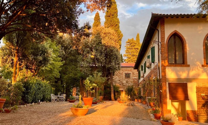 Foiano della Chiana Apartment | Apartment 'Verbena' with Shared Pool, Wi-Fi and Air Conditioning