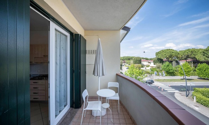 Bibione Apartment | Apartment "Villa Ines Bilocale 2" with Wi-Fi, A/C & Garden