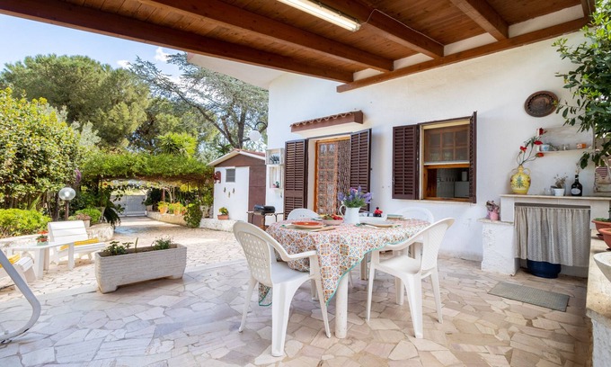 Conversano Apartment | Apartment 'Villa Rosa, Relax Place' with Sea View, Wi-Fi and Air Conditioning