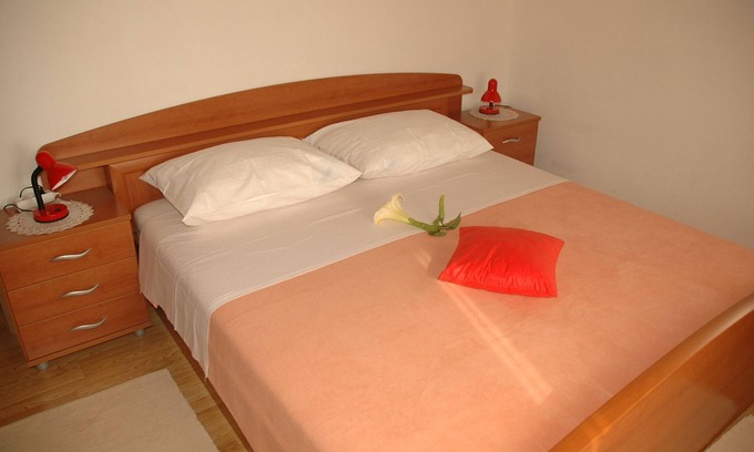 Sudurad Apartment | Apartment Vukorep - Two Bedroom Apartment with Terrace and Field View