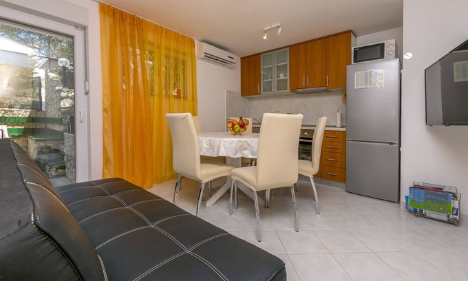 Razanj Apartment | Apartment Vukorepa (19751-A1) - Razanj