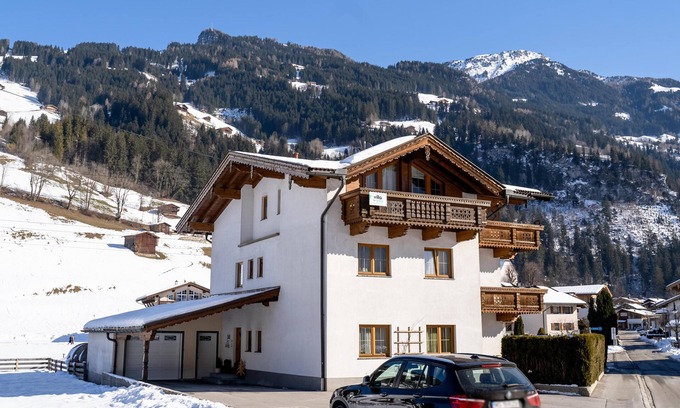 Ramsau im Zillertal Apartment | Apartment with balcony and views